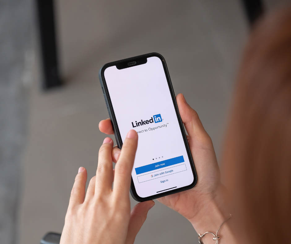 LinkedIn Use on Phone for Searching For Jobs